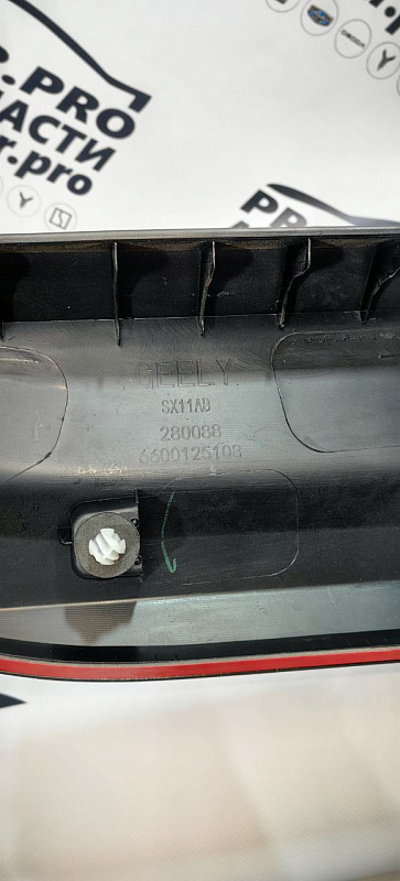 Накладка двери передняя левая GEELY COOLRAY