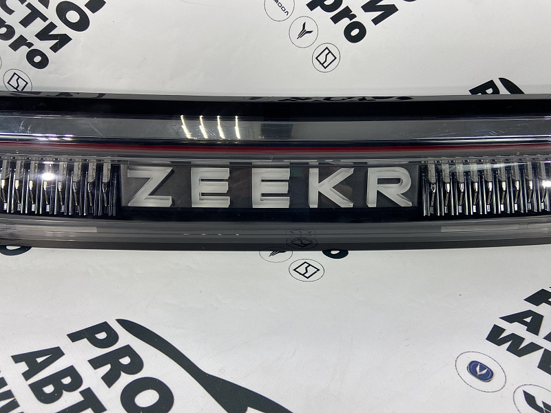 Фонарь крышки багажника ZEEKR 009