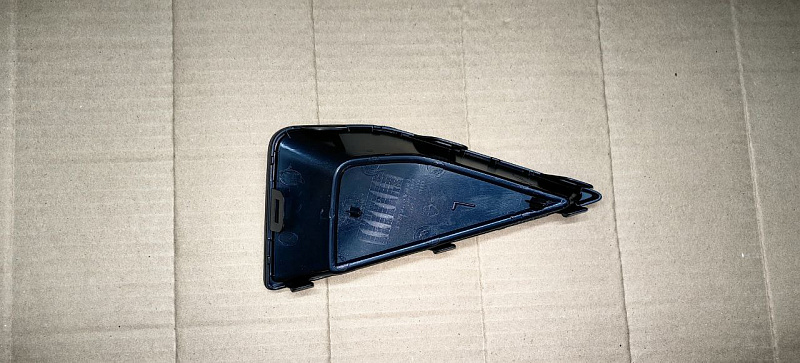 Накладка решетки бампера передняя левая GEELY COOLRAY