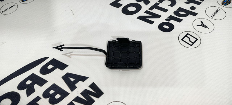 Заглушка заднего бампера под крюк GEELY COOLRAY