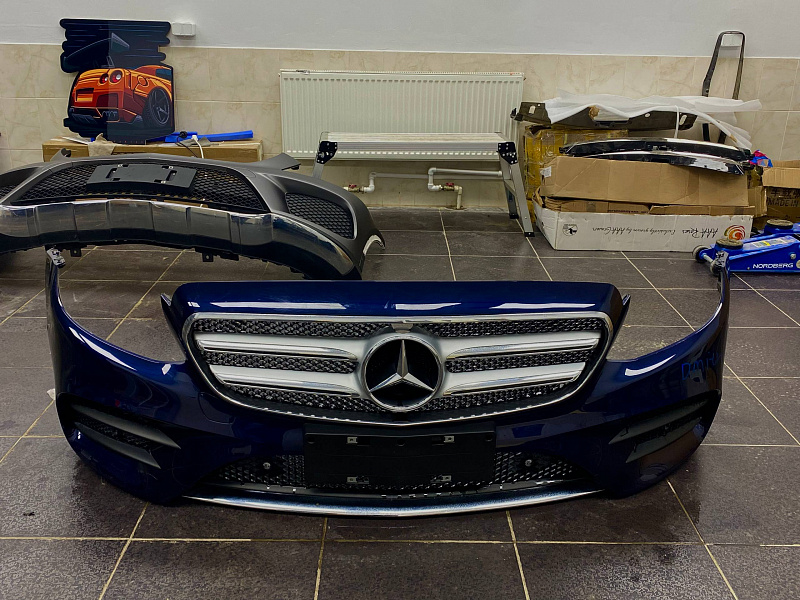 Бампер передний Mercedes-Benz E-Class W213 AMG синий