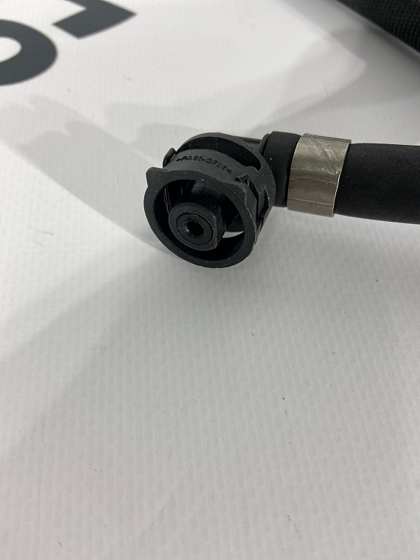 Патрубок охлаждения MERCEDES-BENZ A2135010625