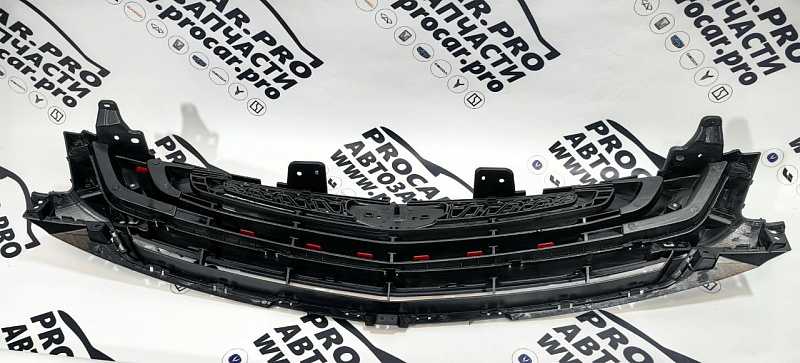 Решетка радиатора GEELY COOLRAY