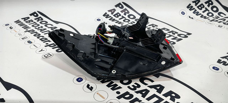Фонарь задний правый GEELY COOLRAY