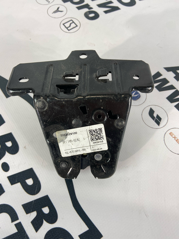 Замок крышки багажника GEELY TUGELLA