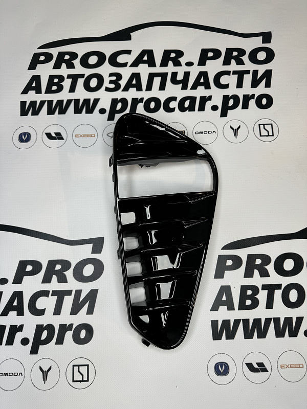 Накладка противотуманной фары правая GEELY COOLRAY
