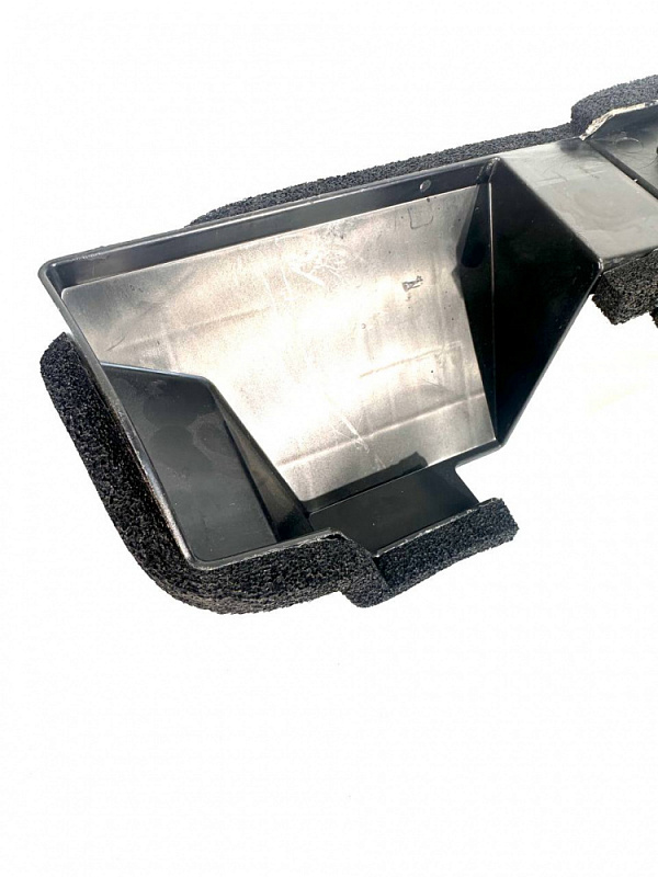 Дефлектор радиатора передний левый Changan UNI-V